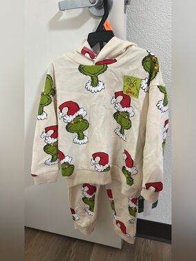 The Grinch Holiday Hoodie & Joggers Set - Cream & Green